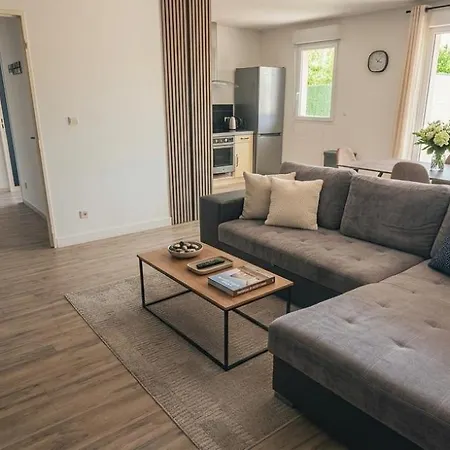 Apartment Grand 2 Pieces Avec Belle Terrasse & Barbecue Saint-Raphaël